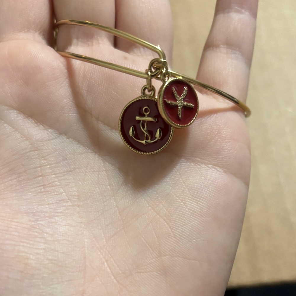 🎄 3/$15 Ella Gold Nautical Charm Bracelet